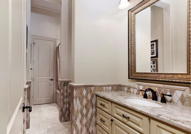 Photo 3 of Single family home for sale at 19 Hepplewhite Way, Spring, TX 77382 | MLS# 2718296 | Listing updated on 2026-07-19