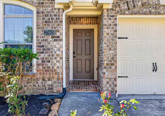 3rd image of 27443 Rebecca Field Ln, Spring, TX 77386 | MLS# 3195535