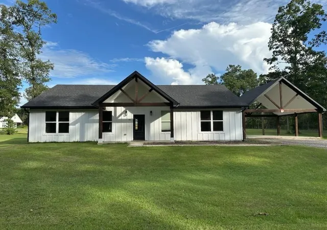1st image of 141 Summer Pl, Livingston, TX 77351 | MLS# 76394358