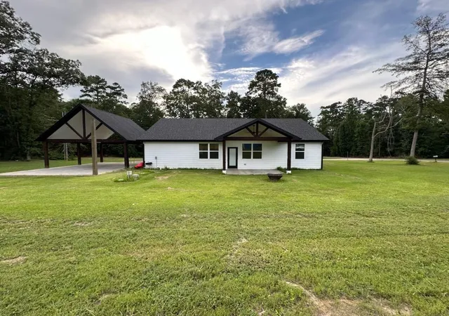 2nd image of 141 Summer Pl, Livingston, TX 77351 | MLS# 76394358