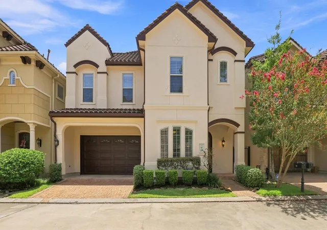 Photo 1 of Single family home for sale at 19 N Creekside Ct, Houston, TX 77055 | MLS# 68761709 | Listing updated on 2026-09-15
