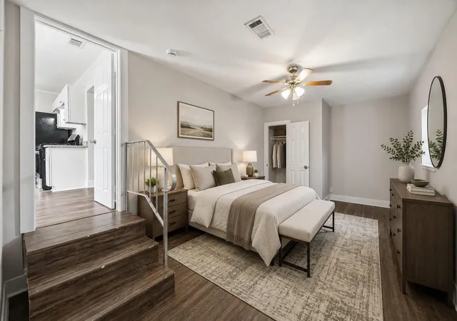 4th image of 113 E Witcher Ln, Houston, TX 77076 | MLS# 78233070