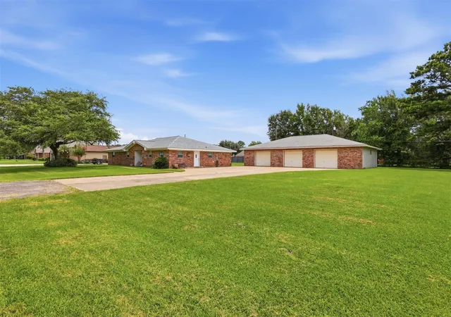 Homes for sale in Bridge City, TX | 186 Poinsettia St, Bridge City, TX 77611 | MLS# 32186703