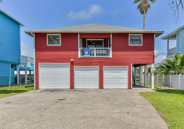 Photo 3 of Single family home for sale at 21710 Frio Dr, Galveston, TX 77554 | MLS# 65600663 | Listing updated on 2026-04-21