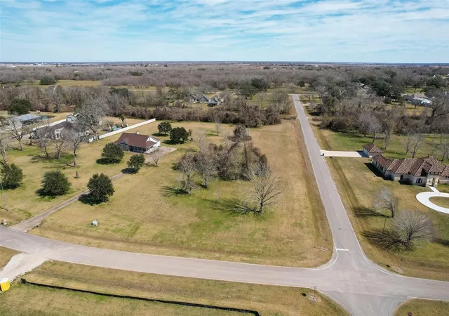 Photo 2 of Sale Pending at 16735 Wrangler Rd, Rosharon, TX 77583 | MLS# 66893215 | Listing updated on 2026-09-03