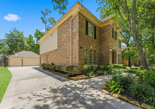 Homes for sale in The Woodlands, TX | 18 Keelrock Pl, The Woodlands, TX 77382 | MLS# 71054478