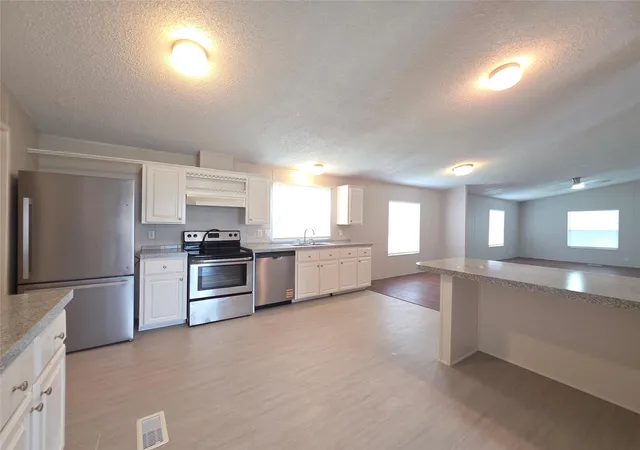 Photo 3 of Single family home for sale at 13024 Falling Oak Dr, Willis, TX 77318 | MLS# 24251904 | Listing updated on 2026-08-27
