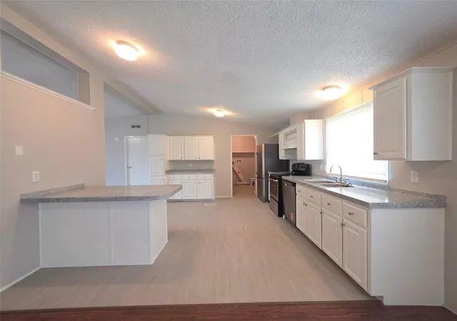 Photo 3 of Single family home for sale at 13024 Falling Oak Dr, Willis, TX 77318 | MLS# 24251904 | Listing updated on 2026-08-27