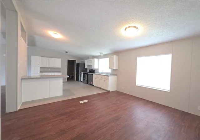 Photo 4 of Single family home for sale at 13024 Falling Oak Dr, Willis, TX 77318 | MLS# 24251904 | Listing updated on 2026-08-27