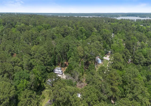 5th image of 152 Lions Cir, Onalaska, TX 77360 | MLS# 75315118