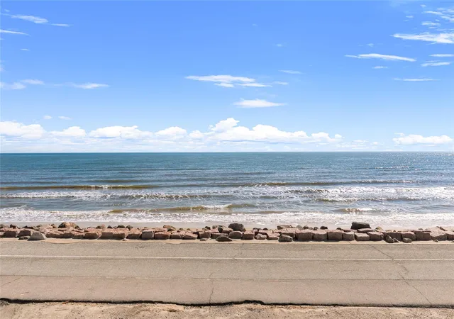38th image of 314 Beach Dr, Freeport, TX 77541 | MLS# 81341263