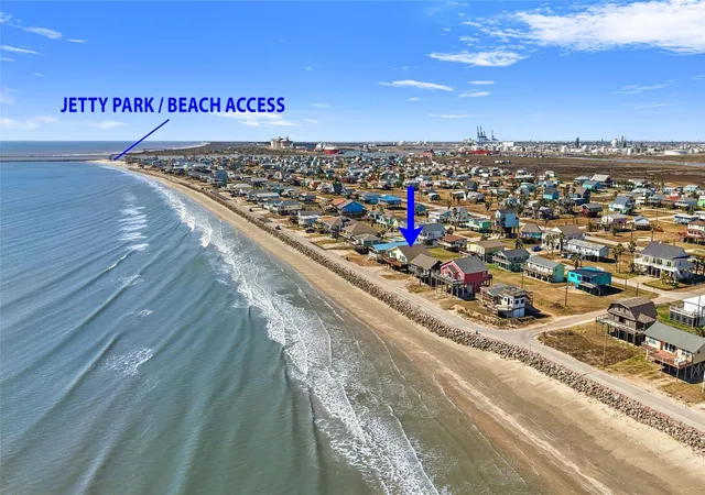 3rd image of 314 Beach Dr, Freeport, TX 77541 | MLS# 81341263