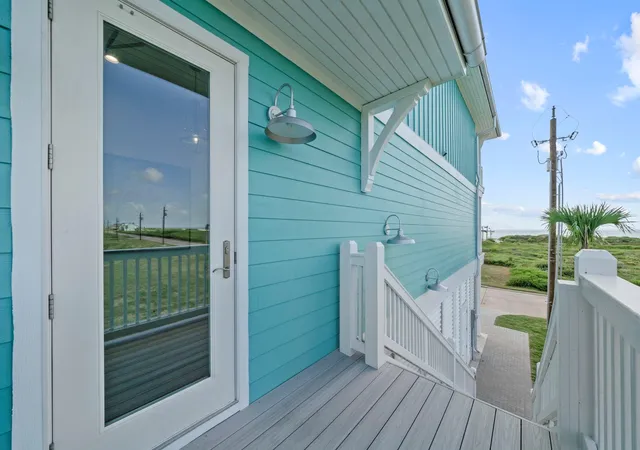 Photo 4 of Sale Pending at 723 Seaside Dr, Port Bolivar, TX 77650 | MLS# 90138264 | Listing updated on 2026-08-24