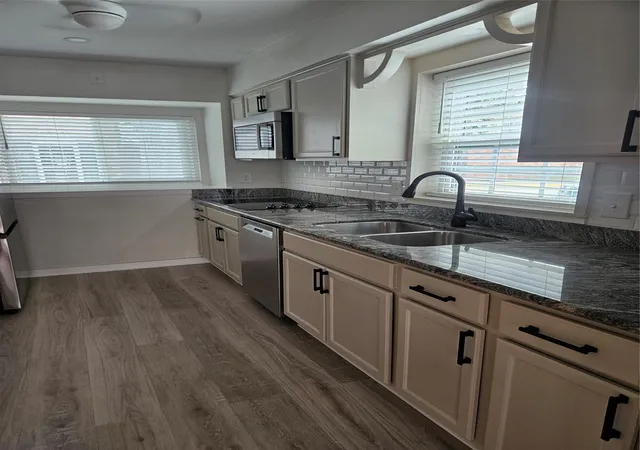 4th image of 437 Bendwood Dr, Houston, TX 77024 | MLS# 56727448