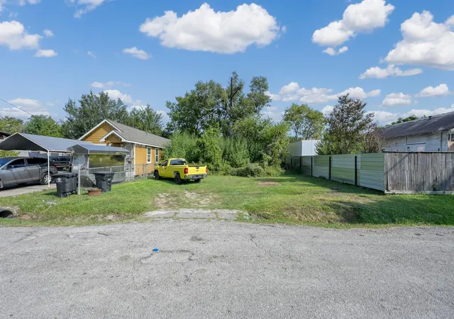 Photo 2 of Land for sale at 7223 Tilgham St, Houston, TX 77020 | MLS# 33930486 | Listing updated on 2026-09-10