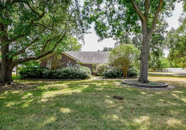 Photo 2 of Single family home for sale at 25121 Lakeview Rd, Katy, TX 77494 | MLS# 4829078 | Listing updated on 2026-09-18
