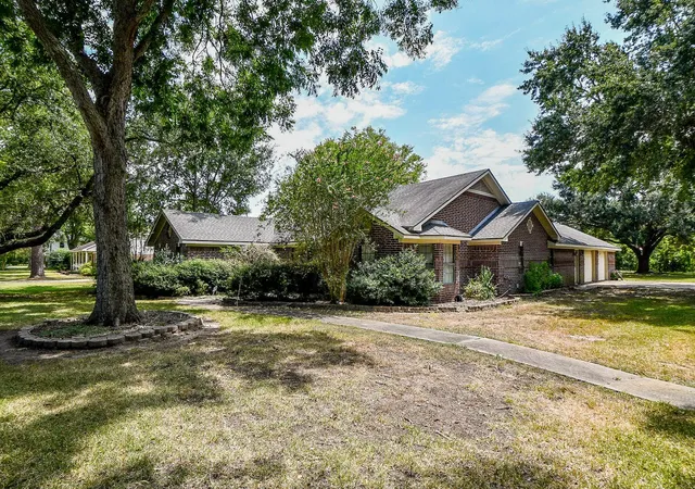 Photo 3 of Single family home for sale at 25121 Lakeview Rd, Katy, TX 77494 | MLS# 4829078 | Listing updated on 2026-09-18