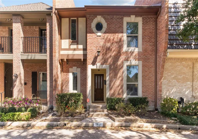 Photo 1 of Townhouse for sale at 9621 Longmont Dr, Houston, TX 77063 | MLS# 42977296 | Listing updated on 2026-08-21