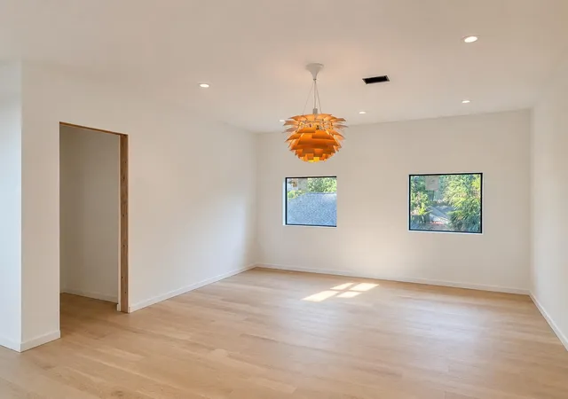 Photo 4 of Single family home for sale at 1641 Hawthorne St, Houston, TX 77006 | MLS# 11855114 | Listing updated on 2026-08-01