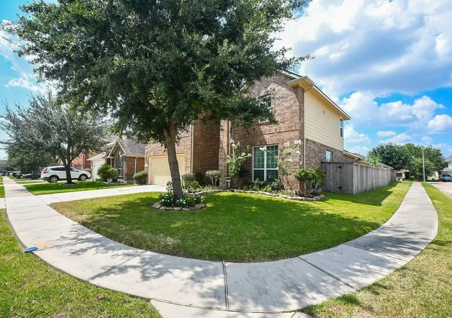 Photo 3 of Single family home for sale at 20314 Cypress Poll Dr, Cypress, TX 77433 | MLS# 66070341 | Listing updated on 2026-09-13