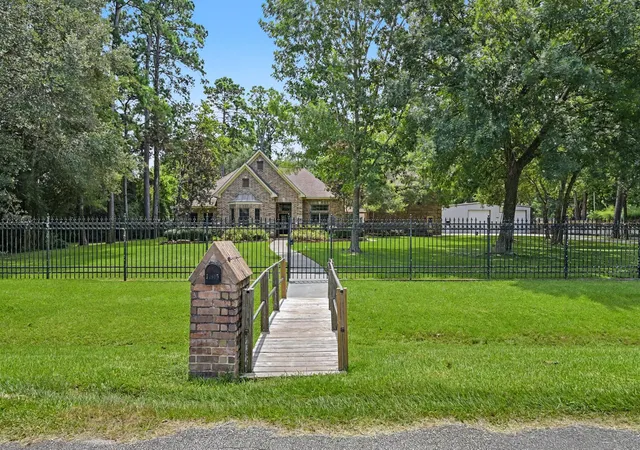 Photo 3 of Sale Pending at 11815 Advance Dr, Houston, TX 77065 | MLS# 57478010 | Listing updated on 2026-09-08
