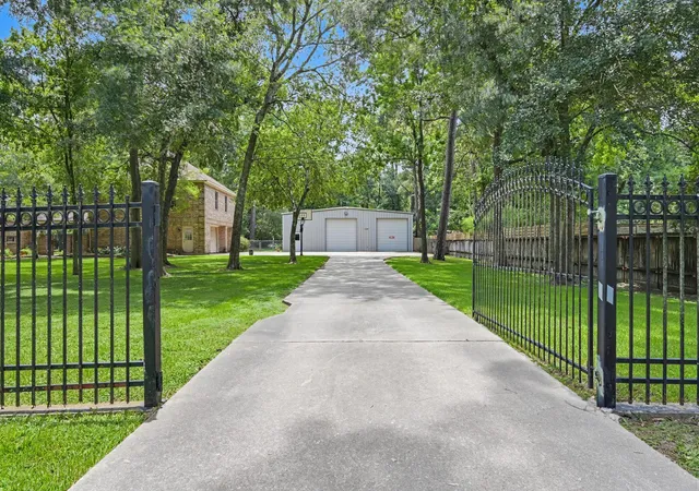 Photo 3 of Sale Pending at 11815 Advance Dr, Houston, TX 77065 | MLS# 57478010 | Listing updated on 2026-09-08