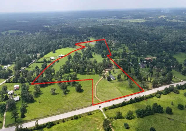 2nd image of 100 E Hill Ranch Ln, New Waverly, TX 77358 | MLS# 92070617
