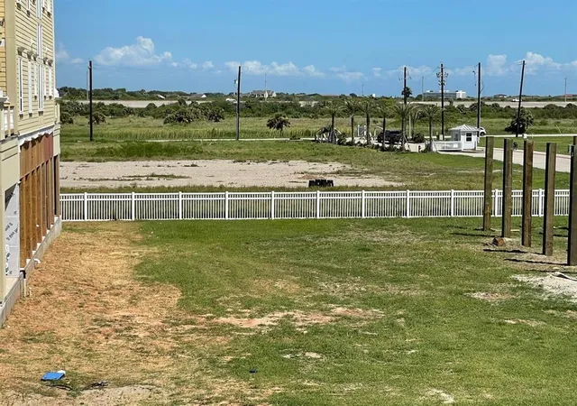 Photo 3 of Land for sale at 4 Grand Beach Blvd, Galveston, TX 77550 | MLS# 4758016 | Listing updated on 2026-02-23