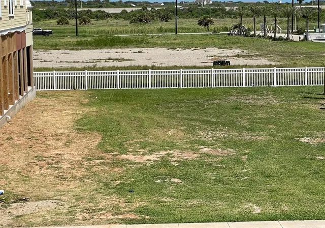 Photo 3 of Land for sale at 4 Grand Beach Blvd, Galveston, TX 77550 | MLS# 4758016 | Listing updated on 2026-02-23