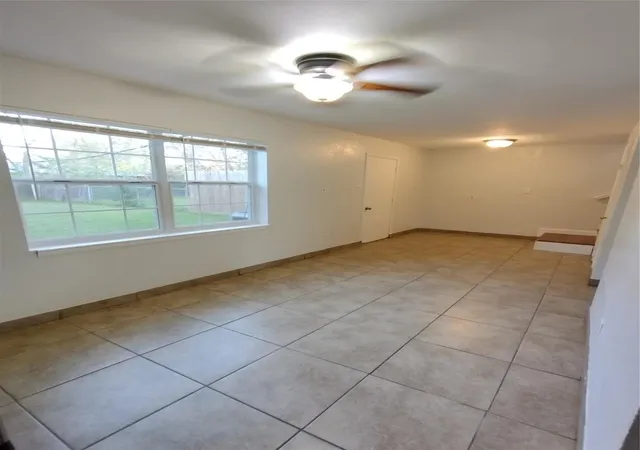 3rd image of 5154 Markwood Ln, Houston, TX 77053 | MLS# 46867172