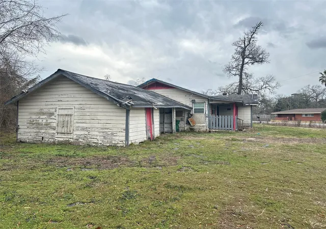 4th image of 8614 Fringewood Dr, Houston, TX 77028 | MLS# 37321174