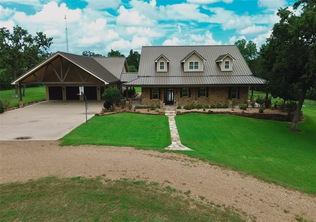 Photo 2 of Sale Pending at 6892 Palm Rd, Sealy, TX 77474 | MLS# 18184002 | Listing updated on 2026-09-21