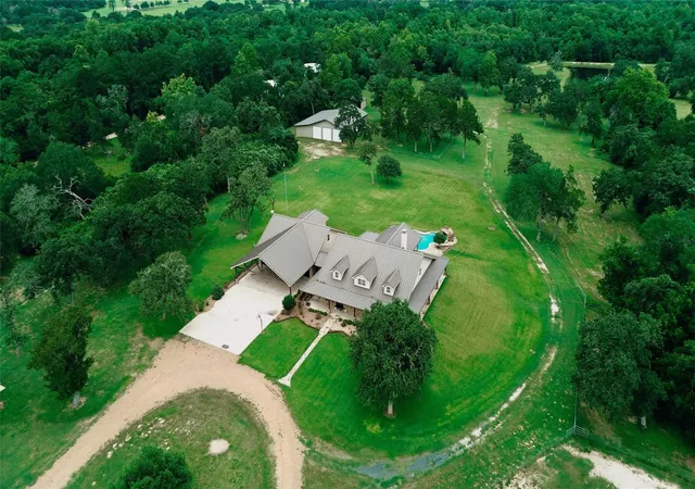 Photo 3 of Sale Pending at 6892 Palm Rd, Sealy, TX 77474 | MLS# 18184002 | Listing updated on 2026-09-21