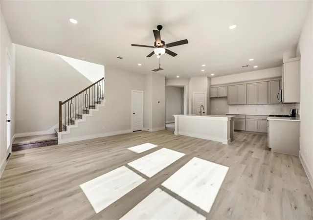 2nd image of 13219 Retiro Dr, Houston, TX 77047 | MLS# 57348525