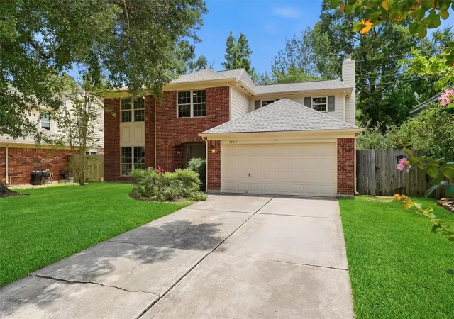 Photo 2 of Sale Pending at 5502 Maple Sq Dr, Kingwood, TX 77339 | MLS# 79770044 | Listing updated on 2026-09-09