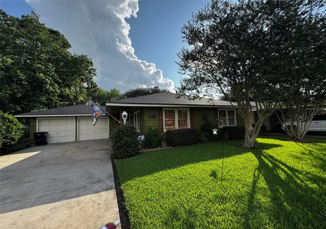 3rd image of 4530 Boyd Ave, Groves, TX 77619 | MLS# 43432418