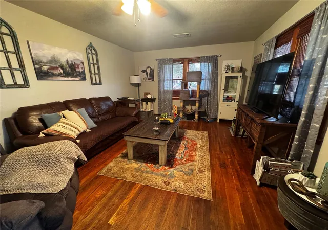 5th image of 4530 Boyd Ave, Groves, TX 77619 | MLS# 43432418