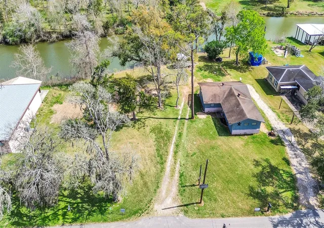 4th image of 3315 Saint Anne St, Liverpool, TX 77577 | MLS# 87556181