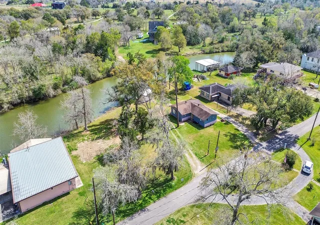 5th image of 3315 Saint Anne St, Liverpool, TX 77577 | MLS# 87556181