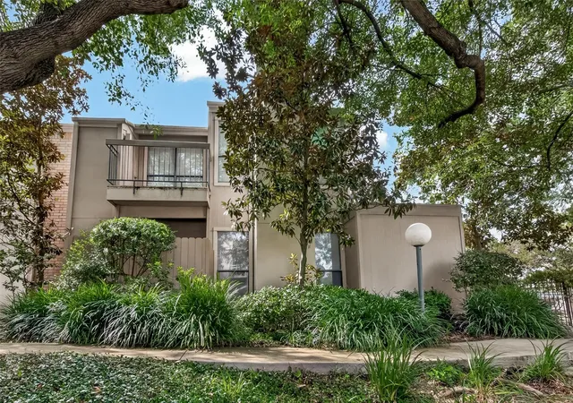 Photo 2 of Condo for sale at 7900 N Stadium Dr #258, Houston, TX 77030 | MLS# 95484410 | Listing updated on 2026-09-13