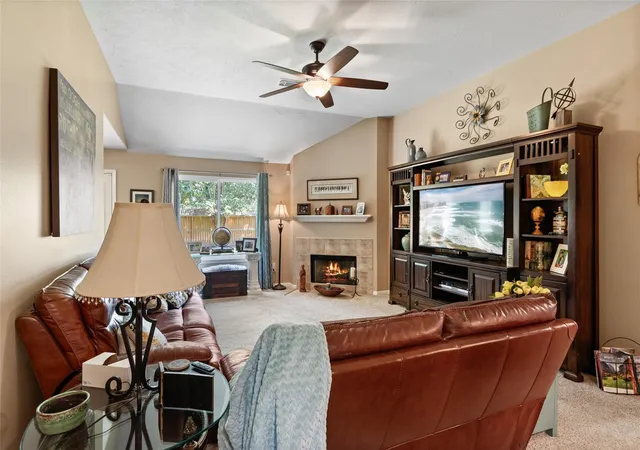 3rd image of 3001 Meadow Bay Dr, Dickinson, TX 77539 | MLS# 28523664