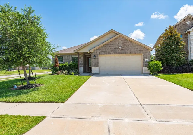Homes for sale in Dickinson, TX | 2832 Cross Colony Dr, Dickinson, TX 77539 | MLS# 54456456