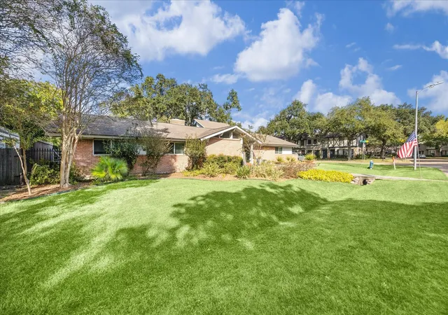 4th image of 10102 Knoboak Dr, Houston, TX 77080 | MLS# 13338625