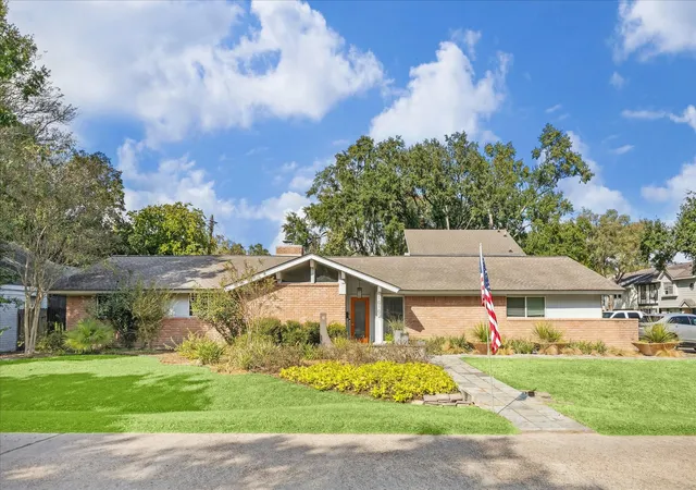 5th image of 10102 Knoboak Dr, Houston, TX 77080 | MLS# 13338625