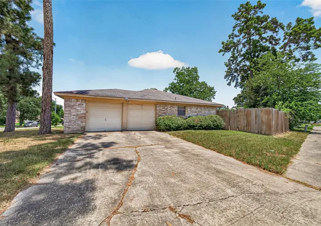Photo 3 of Single family home for sale at 5510 Bridgegate Dr, Spring, TX 77373 | MLS# 36457615 | Listing updated on 2026-08-28