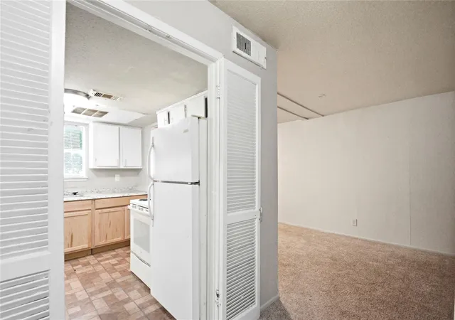 Listing Photo 3 - Condo for sale in building located at 6200 W Tidwell Rd, Houston, TX 77092 - Unit #1205
