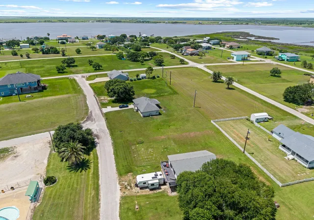 27th image of 654 Calumet Dr, Palacios, TX 77465 | MLS# 31164890