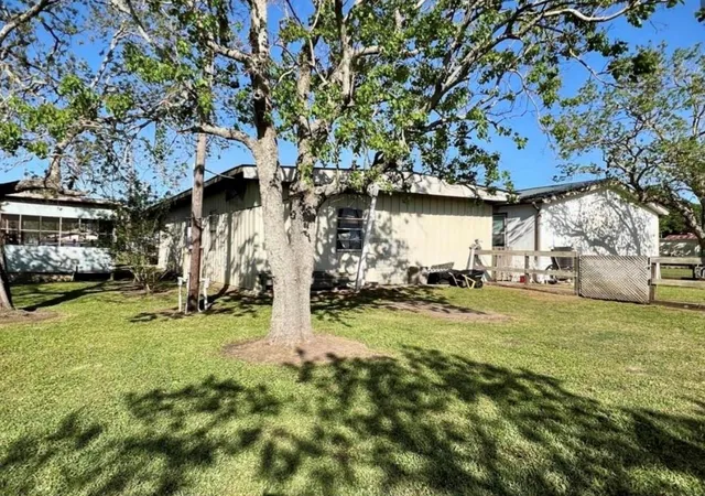Photo 2 of Single family home for sale at 5107 County Rd 469, Brazoria, TX 77422 | MLS# 87123875 | Listing updated on 2026-09-17