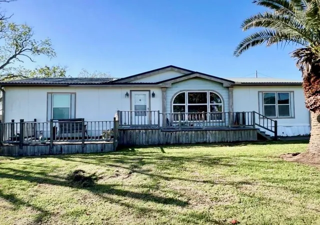 Photo 3 of Single family home for sale at 5107 County Rd 469, Brazoria, TX 77422 | MLS# 87123875 | Listing updated on 2026-09-17