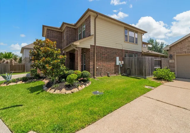 Photo 3 of Single family home for sale at 3544 Firenze Dr, Friendswood, TX 77546 | MLS# 41531765 | Listing updated on 2026-08-08